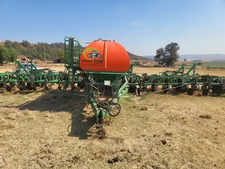 2017 DBX Tream Planter