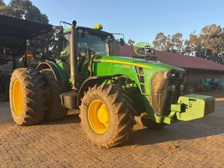 2008 John Deere 8230