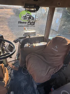 2008 John Deere 8230