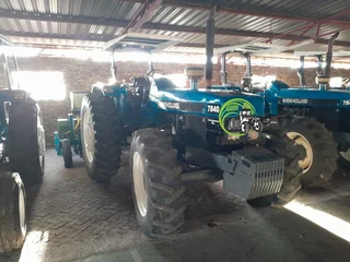 New Holland 7840