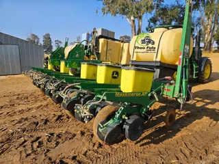 2014 John Deere 1755