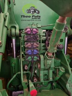 2016 John Deere 8245R