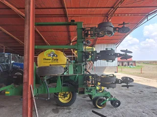 John Deere 2117 Wingfold
