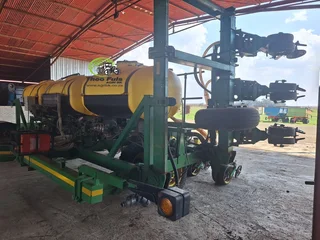 John Deere 2117 Wingfold