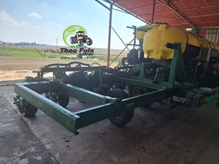 John Deere 2117 Wingfold