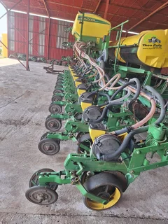 John Deere 2117 Wingfold