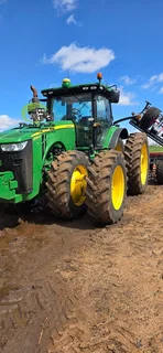 2016 John Deere 8335R
