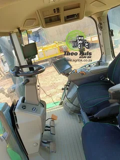 2022 John Deere 8R 230