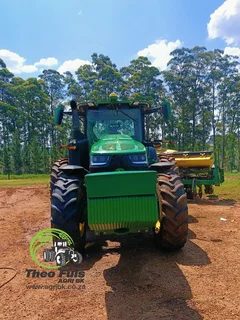 2022 John Deere 8R 230