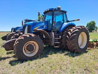 2009 New Holland T8040