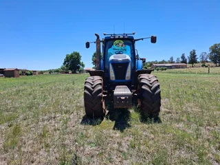 2009 New Holland T8040