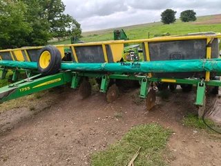 2017 John Deere 1755