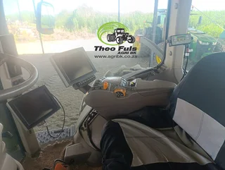 2016 John Deere 8270R