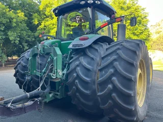 2016 John Deere 8270R