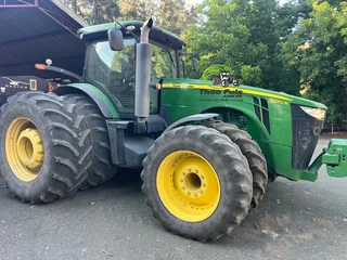 2016 John Deere 8270R