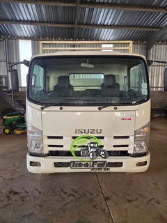 2021 Isuzu NPS 300