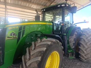 2015 John Deere 8270R