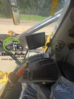 2022 New Halland CR6.80