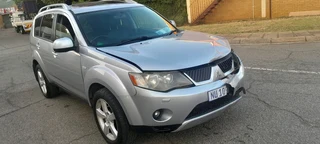 Mitsubishi outlander 2.4 i automatic stripping for spares