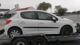 Peugeot 207 stripping for parts