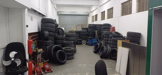 Burst tyre in phoenix at night looking for a tyre u cant find ,we have used tyres available 24/7 365