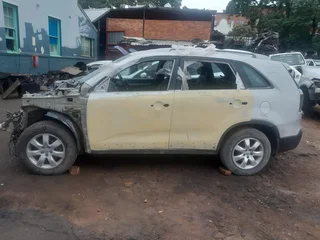 2010 Kia Sorento 2.2 Diesel for Stripping