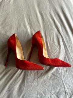 Christian Louboutin So Kate Heels size 39