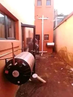 Plumber. Geyser installation. Bathroom renovation. Blocked drains. Burst pipes. Call 067 962 1624