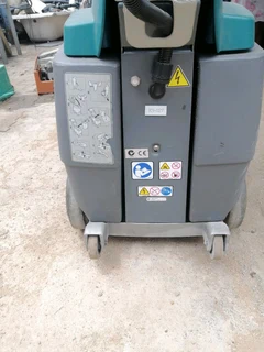 Tennant E5 Compact Low-Profile Carpet Extractor