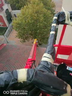 Cherry picker operator