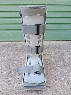 Right Leg Aircast Moon Boot (Large)