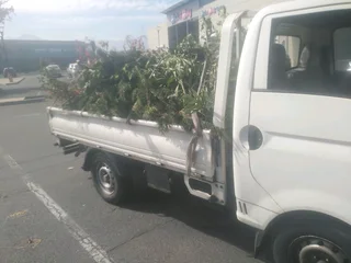 Bakkie for hire around Somerset West strand Gordon&#39;s call or WhatsApp 0788888100