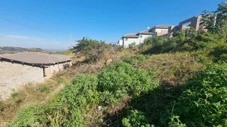 400sqm Main road site available in Village