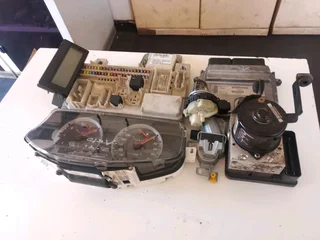 Volvo s40 2.4 auto 2006 complete lockset