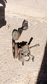 Ford 4x4 powersteering pump and tensioner