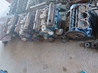 Ford V6 parts engines, gearboxes and loose parts