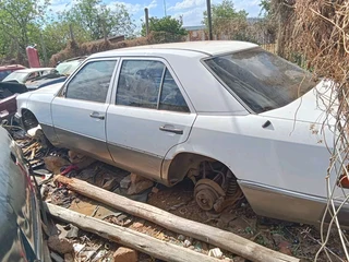 Mercedes-Benz different models stripping for spares