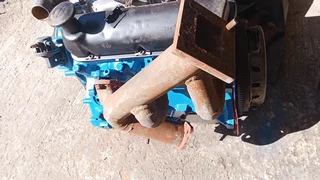 Ford V6 with manifold for bolt on turbo can be started on floor before purchase