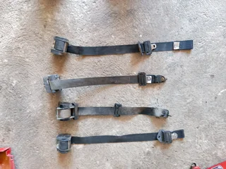 BMW E30 325is Evo 1 safety belts set slightly negotiable