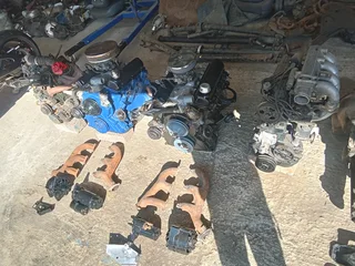 Ford V6 complete engine only with hanging parts R12K