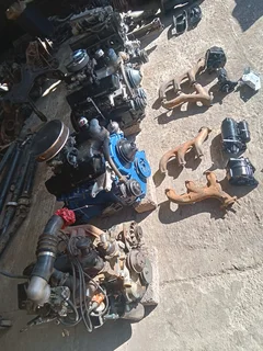 Ford V6 complete engine only with hanging parts R12K