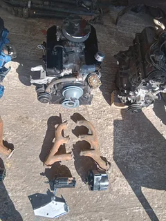 Ford V6 complete engine only with hanging parts R12K