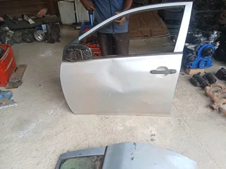 Toyota quest complete doors with handles and windows R1500 each