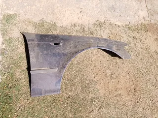 BMW E90 fender