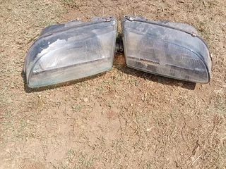 Nissan Sentra 4 head lights set R1500