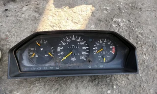 Mercedes Benz W124 speedometer