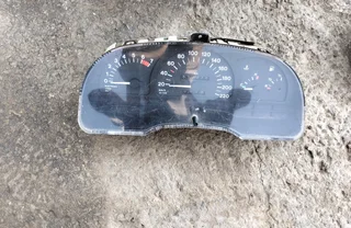 Opel Astra F speedometer 2 in stock R850 each