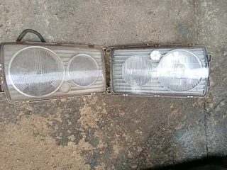 Mercedes Benz (123 series) head lights R500 each