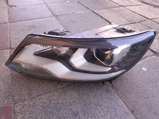 VW Tiguan left side xenon headlight/head light for sale