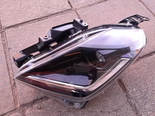 Suzuki Swift left side headlight/head light for sale